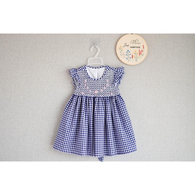 Đầm smock caro navy tay cánh tiên
