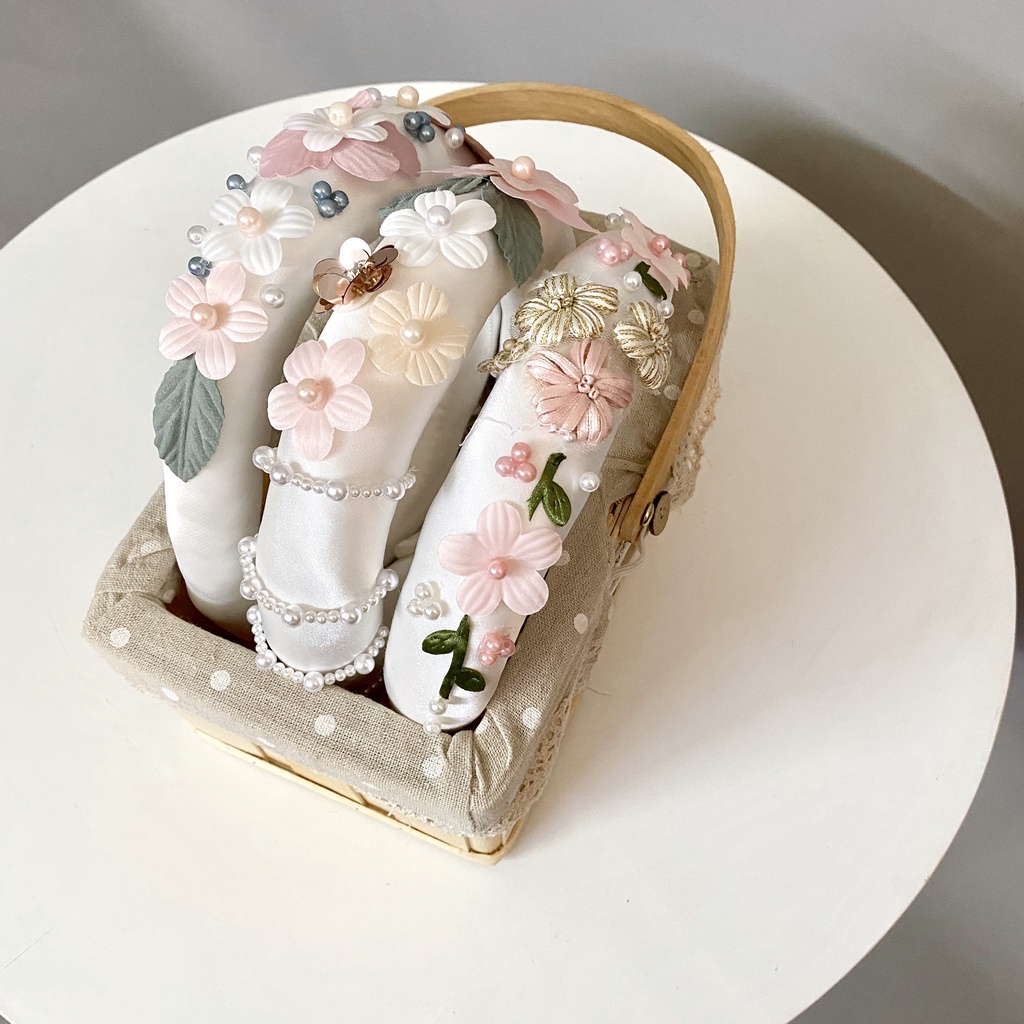 Mấn cô dâu đính ren hoa và hạt cườm