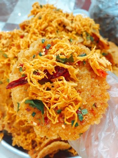 Sĩ 10 hủ cơm cháy khô gà