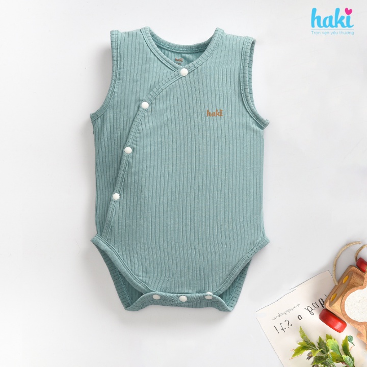 Bộ bodysuit sát nách, cài chéo vải gỗ sồi cao cấp siêu mềm mịn cho bé HAKI BM009