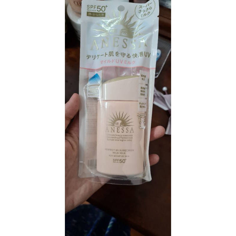 Kem chống nắng Anessa perfect UV mild milk da nhạy cảm 60mL SPF50+ PA++++