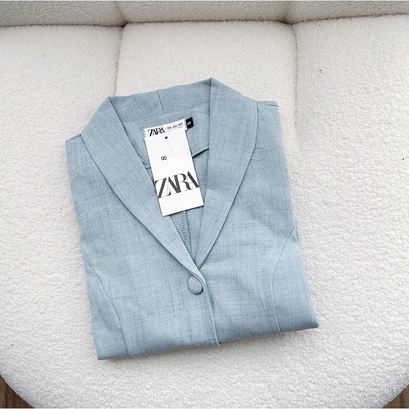 Áo vest cúc bọc + chân váy xoè