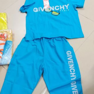 Combo quần áo cho Huyền Hoàng