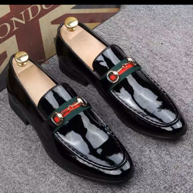 Giày lười da bóng kẻ xanh đỏ kiểu dáng trẻ trung năng động cá tính