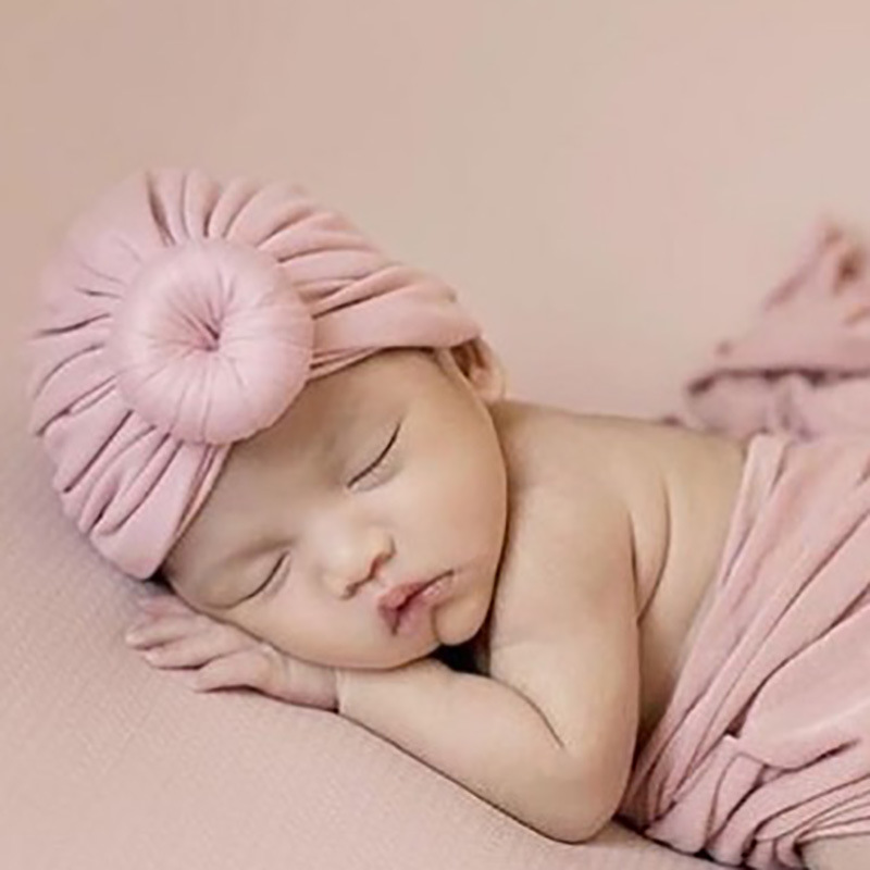 Mũ trùm đầu thắt nút màu trơn dành cho bé