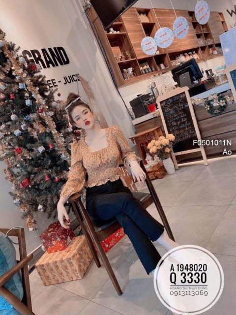 Áo hoa nhí cổ vuông