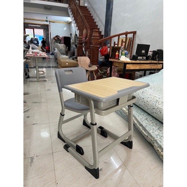 Bàn học sinh thông minh cao cấp