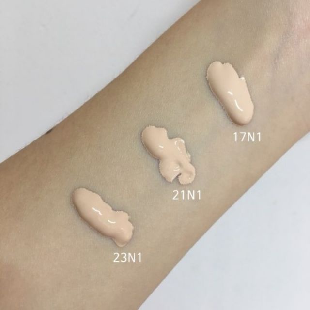 Kem Nền Hera Black Foundation SPF15/PA+ Weightless Cover Fit Liquid Foundation 21N1 Vanilla