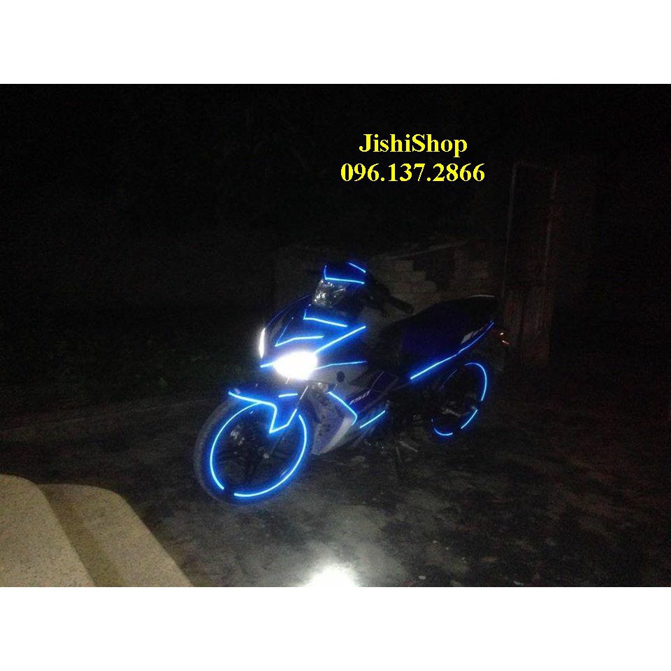 Tem phản quang dán xe phát sáng trong đêm |shopee. Vn\Shopgiayred