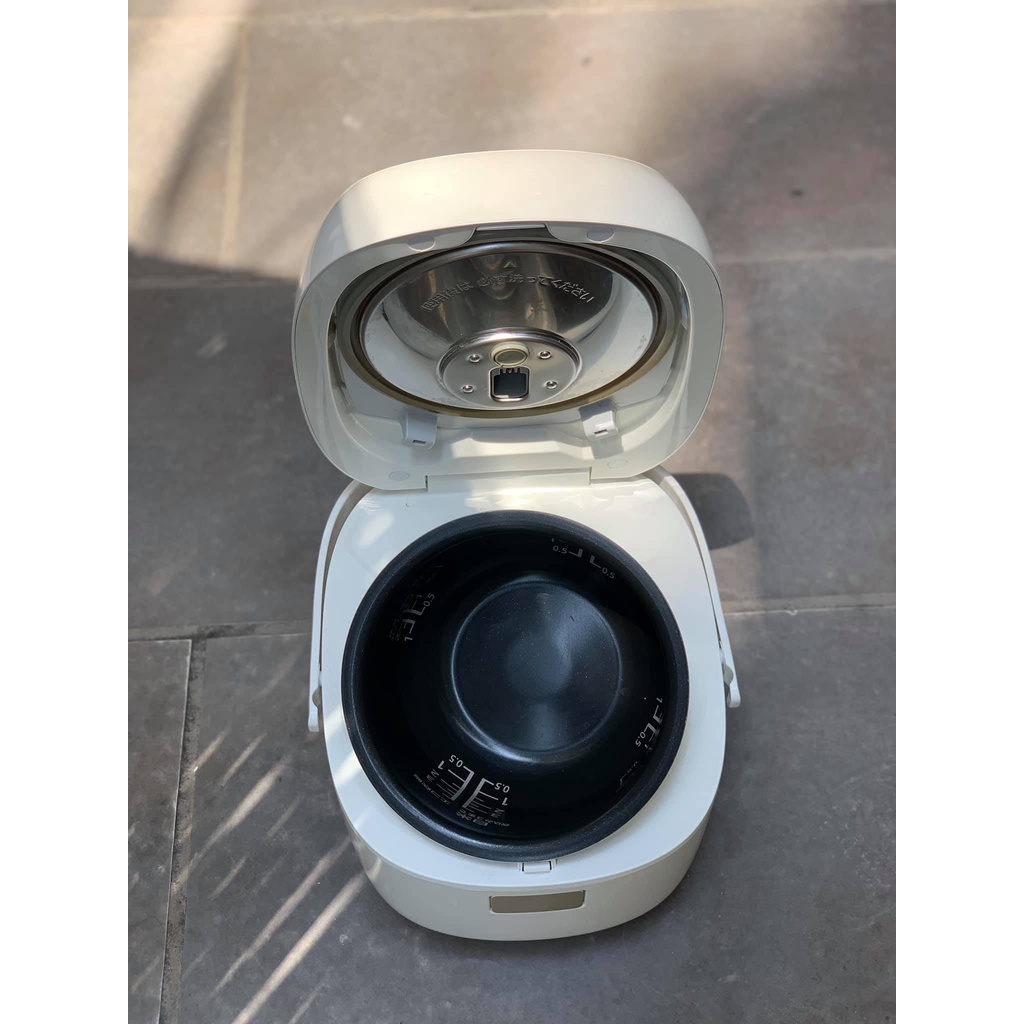 Nồi cao tần Panasonic SR-KT067 cảm ứng dung tích 0,6Lít Nhật Bản