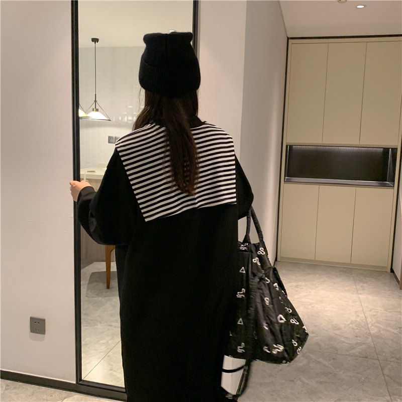 Đầm Nữ Dáng Rộng Kẻ Sọc Kèm Khăn Choàng Màu Đen Phong Cách Retro