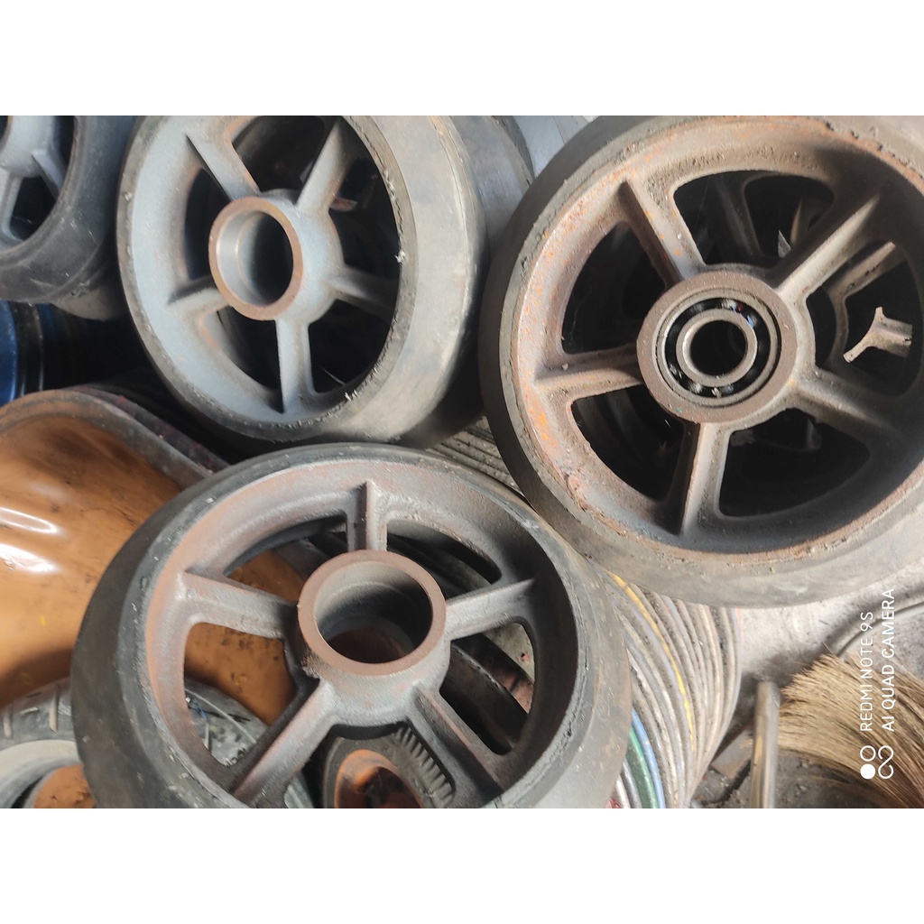 Bánh gang cao su đường kính 25cm  Đường Kính 25cm BXCS-25  Bánh xe chở rác