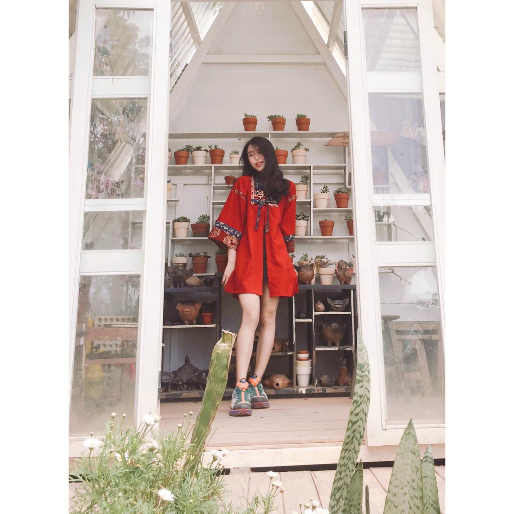 Áo Nhật Bình màu đỏ thân dài | BigBuy360 - bigbuy360.vn