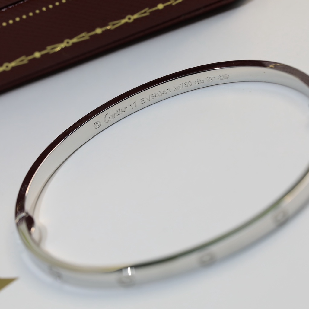 Vòng tay LOVE Vòng đeo tay màu bạc phiên bản hẹp của người phụ nữ