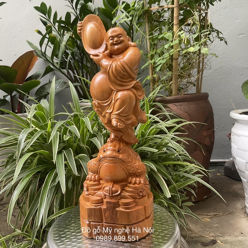 Tượng Phật di lặc dâng vàng gỗ thơm cao 40 cm