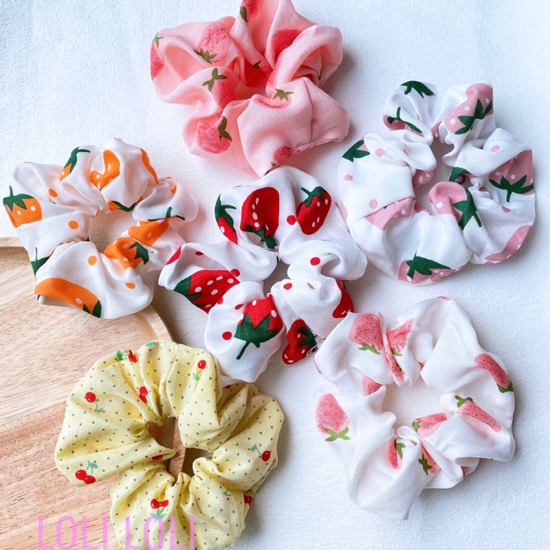 Scrunchies  cột tóc caro  trái dâu nhí xinh xinh.Buộc  tóc hoạ tiết trái cây Hoa quả dễ thương nhiều màu LOLI