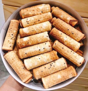 Bánh quế cuộn chà bông