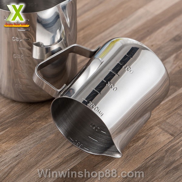 Ca đánh sữa inox có vạch chia 350ml phụ kiện tạo hình Cappuccino, Latte hay Macchiatto Andhere