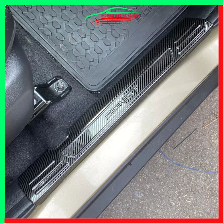 Ốp bậc cửa, nẹp bước chân Sonet 2021-2024 vân cacbon chống trầy bảo vệ trang trí xe