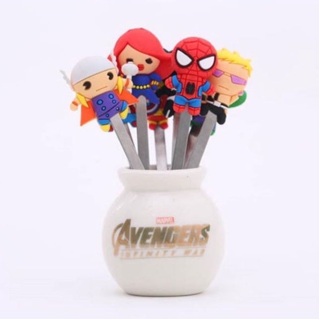 8 nĩa ăn trái cây XIAODUOJIAJU hình nhân vật Avengers xinh xắn