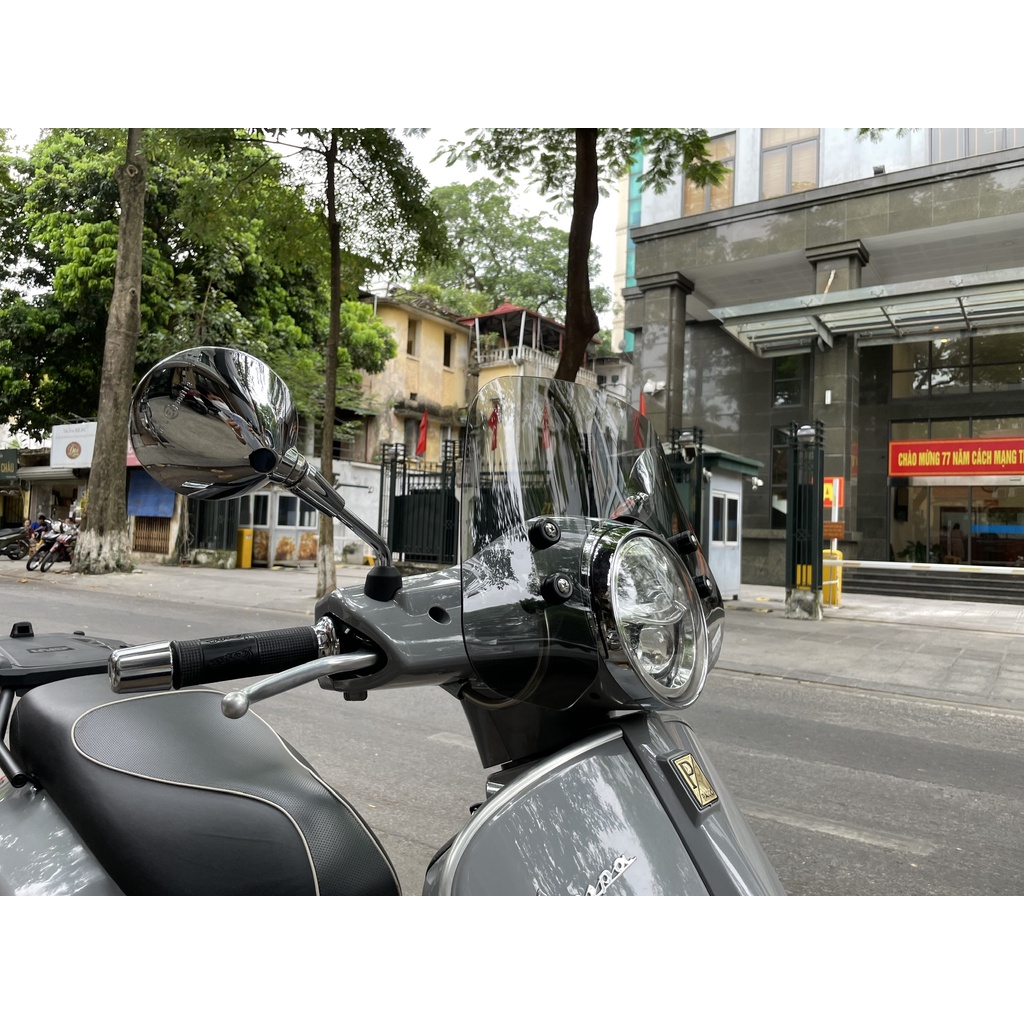 Kính chắn gió xe Vespa GTS 31cm