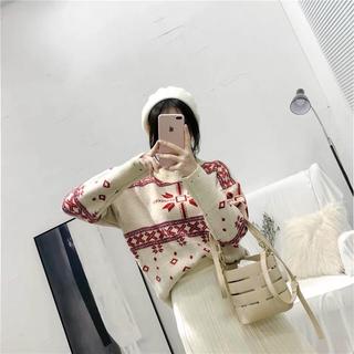 Áo len hoạ tiết