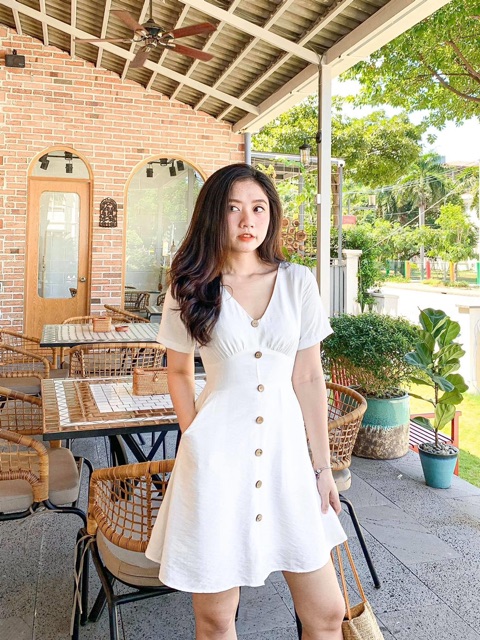 ĐẦM XANH ĐEN - TRẮNG NÚT GỖ CỔ V