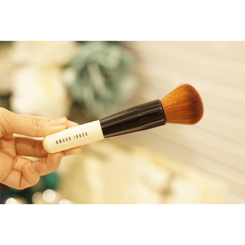Cọ nền Bobbi Brown