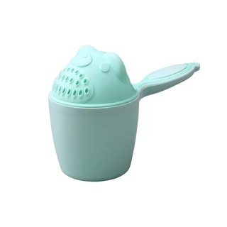 Cốc tắm gội kute cho bé