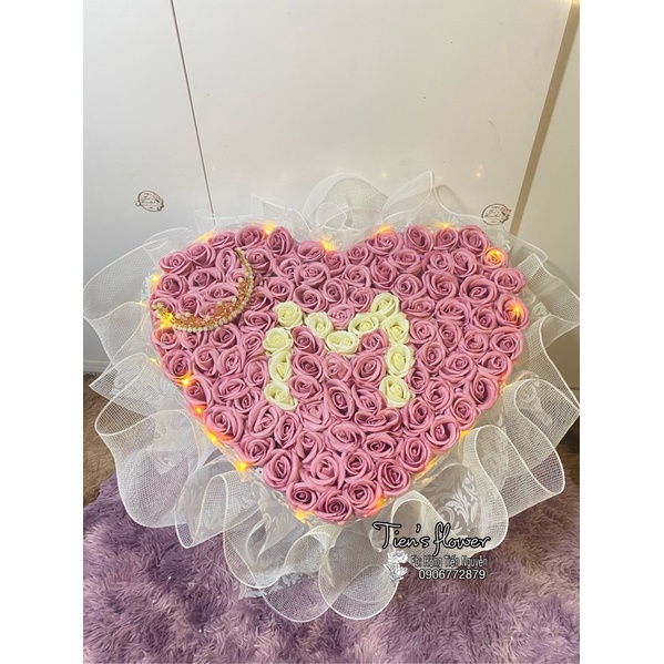 Bó hoa sáp 100 bông hình tim shop có nhiều màu nhận kết chữ theo yêu cầu