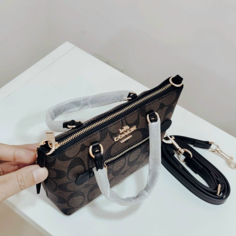 Túi coach mini chính hãng họa tiết chữ C