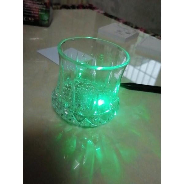 Cốc phát sáng đèn led cảm ứng