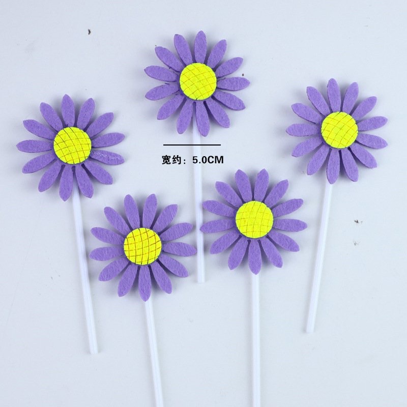 Que cắm hoa hướng dương nhiều màu trang trí bánh kem