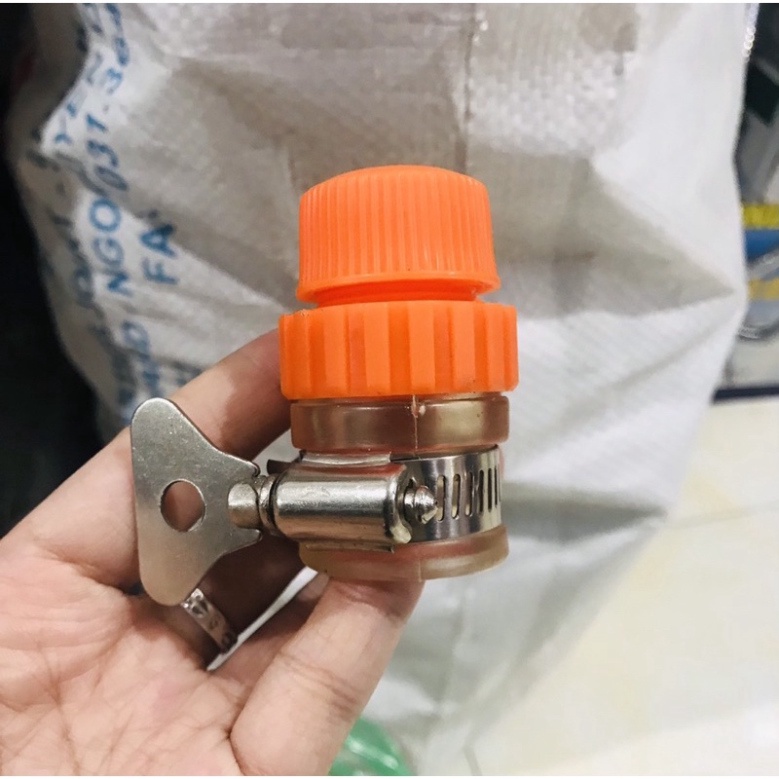 Đầu nối nhanh vòi gạt với ống mềm sẵn đai xiết. Đầu nối ống mềm máy rửa xe.