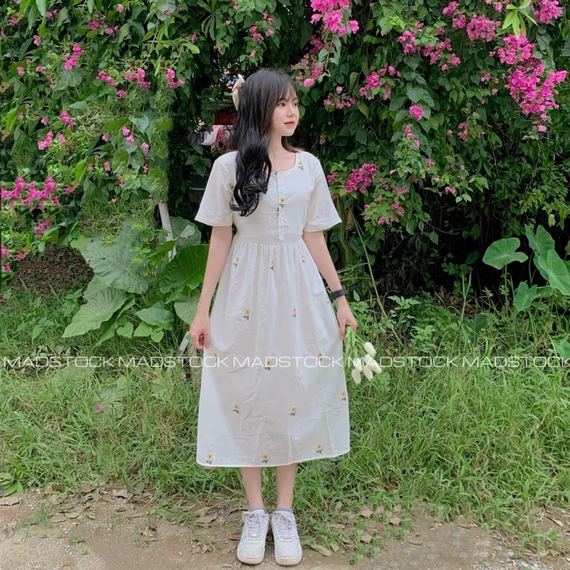 Váy-Đầm trắng hoa cúc daisy dáng rộng form dài freesize Váy du lịch