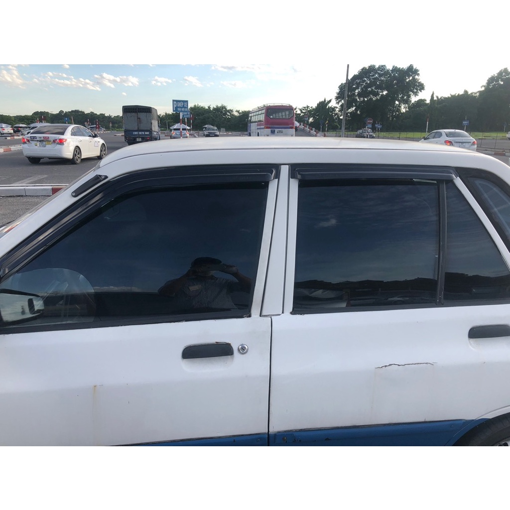 Vè che mưa xe Kia Pride CD5 nhựa đen Thái cao cấp