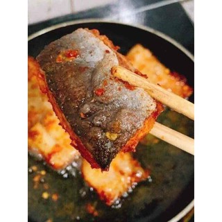 Dứa ướp tỏi ớt. khay 500g