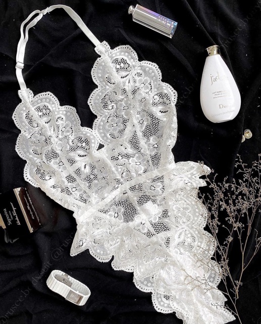 Bodysuit ren hoa hở lưng sexy