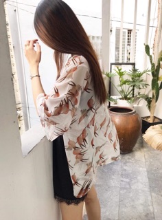 [ẢNH GẤU CHỤP] Khoác kimono đi biển birdy