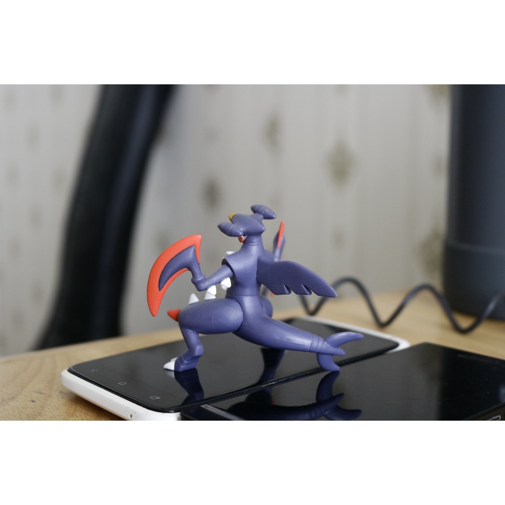 Mô hình pokemon Mega Garchomp Takara Tomy