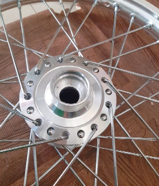 Bánh căm RAIDER SATRIA niềng nhôm BANZAI trước 1.4 sau 1.6căm đùm mạ crom kèm 2 đĩa trước và sau như hình