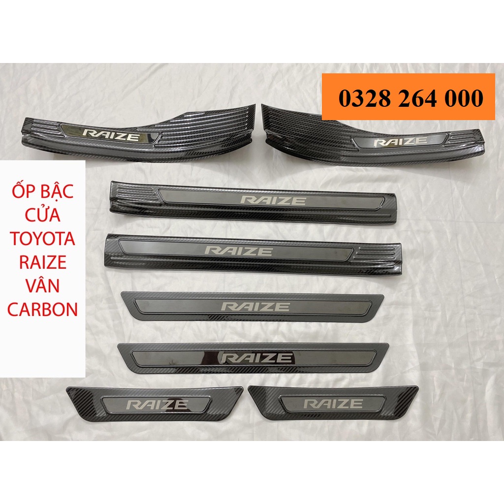 Ốp Bậc Cửa, Nẹp Bước Chân CARBON xe Toyota Raize 2021 - 2022, Vân Cacbon Cao Cấp Tặng kèm keo dán