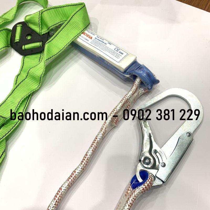 Dây an toàn toàn thân 1 móc thép dây thừng có hộp giảm sốc