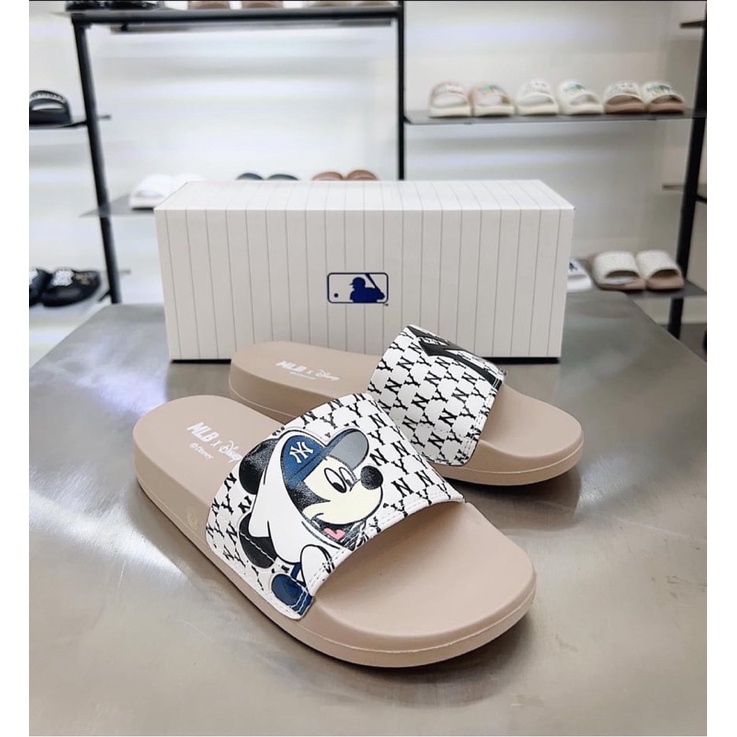 Dép quai ngang Mickey - Nâu