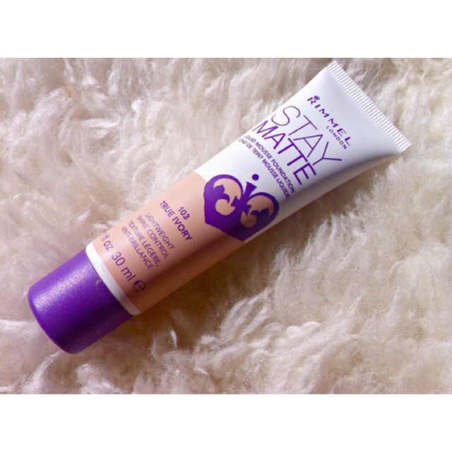 Kem nền Rimmel Stay Matte Liquid Mousse Foundation