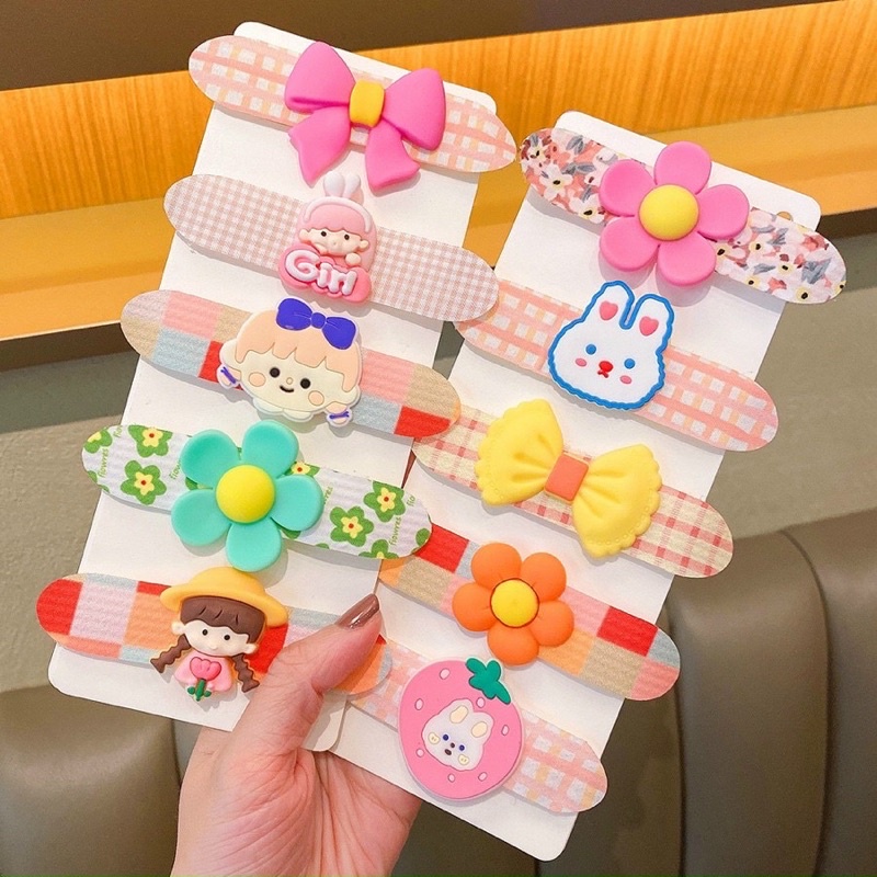 Miếng dán mái tự dính cho bé gái có sticker dễ thương xinh xắn