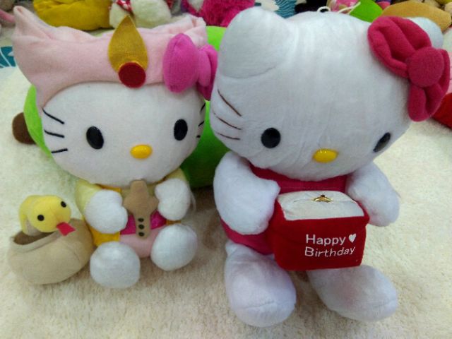 Gấu bông Hello kitty