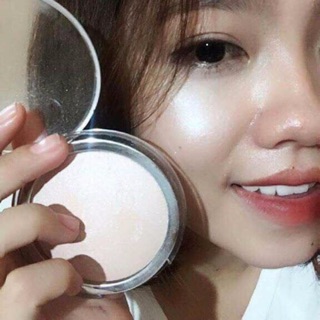 Phấn bắt sáng Catrice