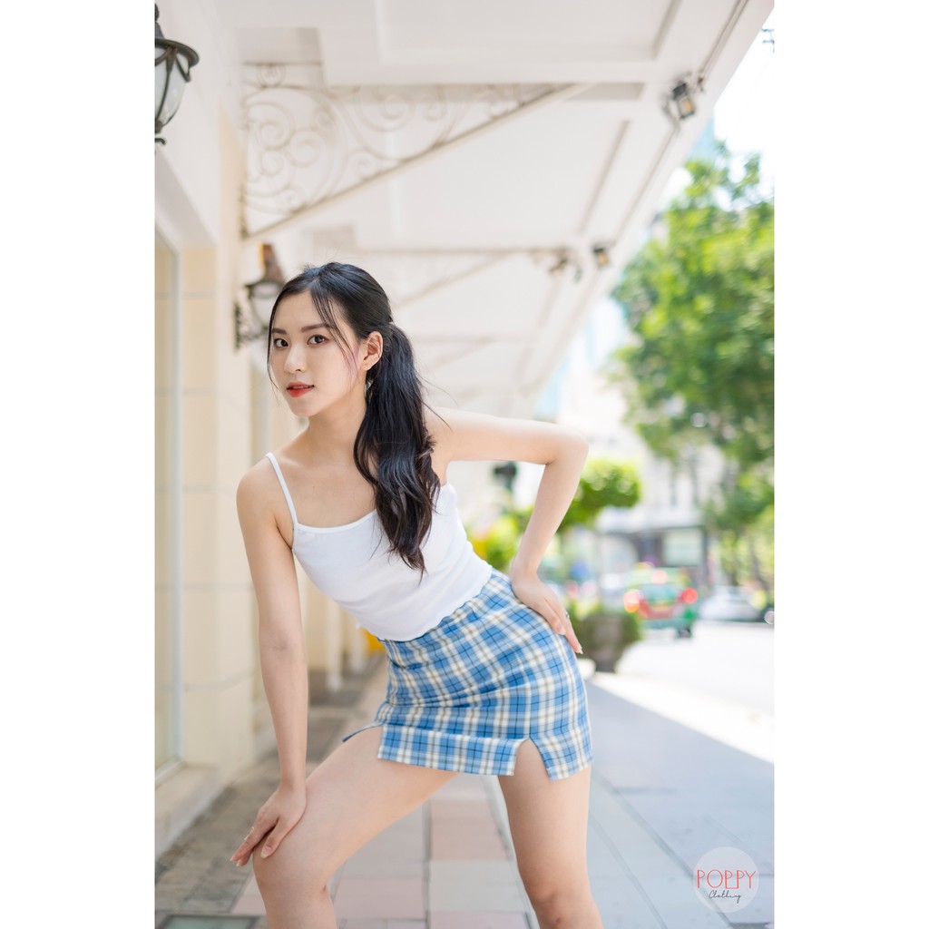 Chân váy caro ngắn dáng ôm xẻ đùi hot trend | BigBuy360 - bigbuy360.vn