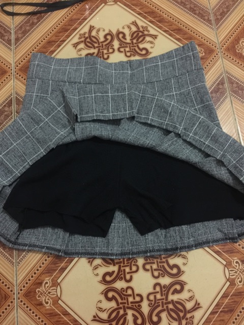 Váy xếp ly bên trong có quần ( đảm bảo y hình ) | BigBuy360 - bigbuy360.vn